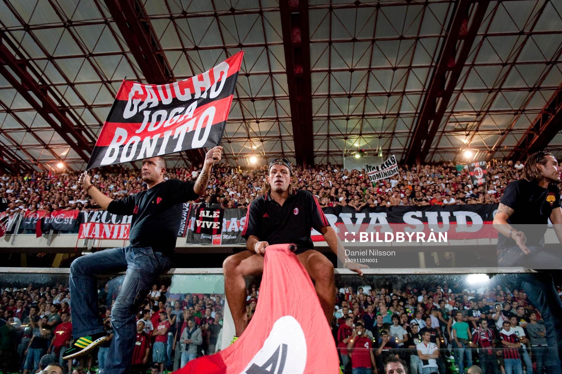 Milan supporter, fans, tifo, läktare