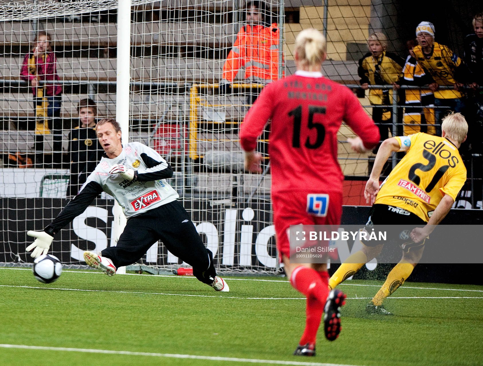 Mattias Asper, målvakt Mjällby, Johan Larsson, Elfsborg