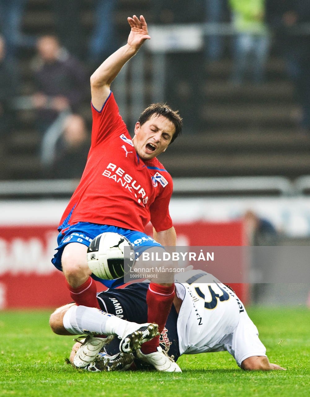 Ardian Gashi, helsingborg åker på tackling, glidtackling