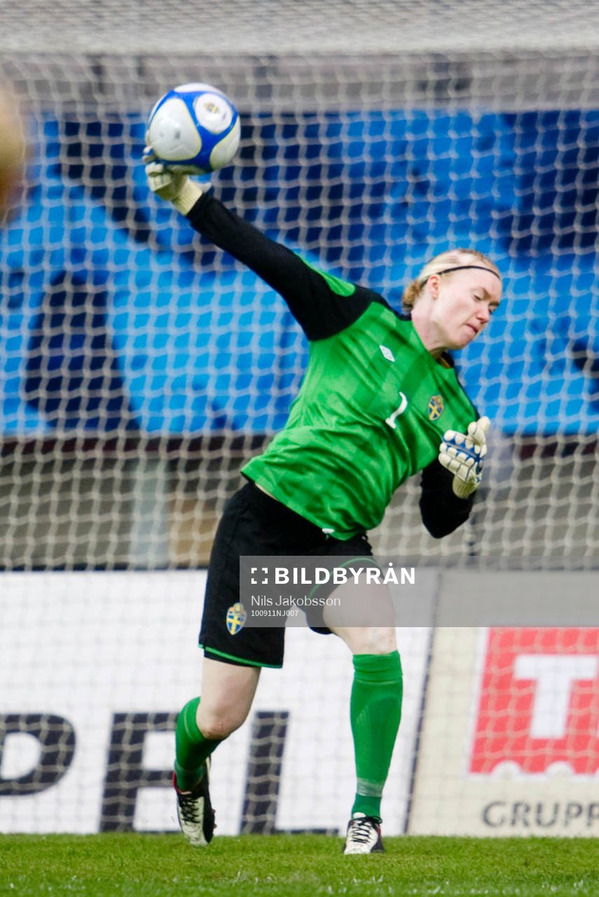 Hedvig Lindahl, målvakt