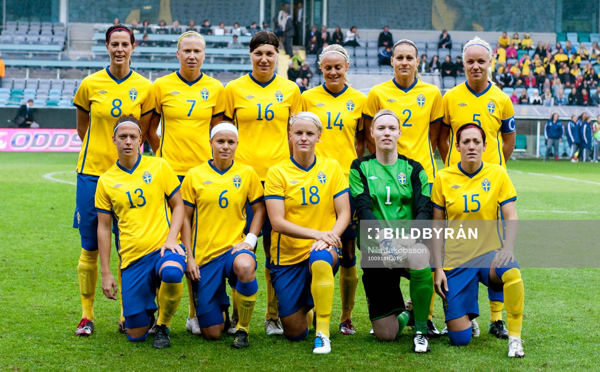 Bakre raden frv, Lotta Schelin, Sara Larsson, Linda