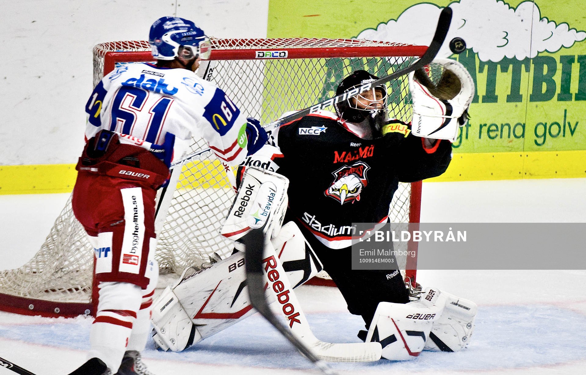 Markus Svensson, målvakt, Malmö, räddar. Mattias Guter