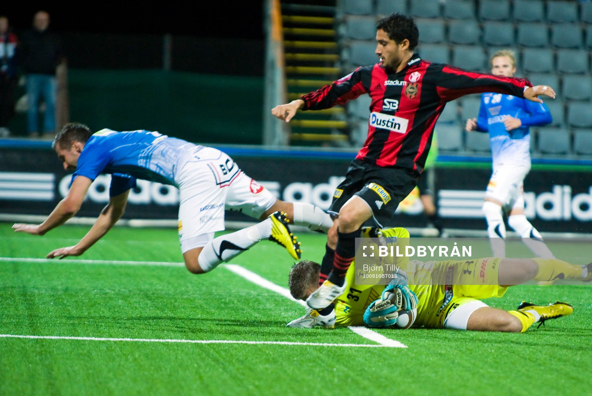 Pablo Piñones Arce, Brommapojkarna