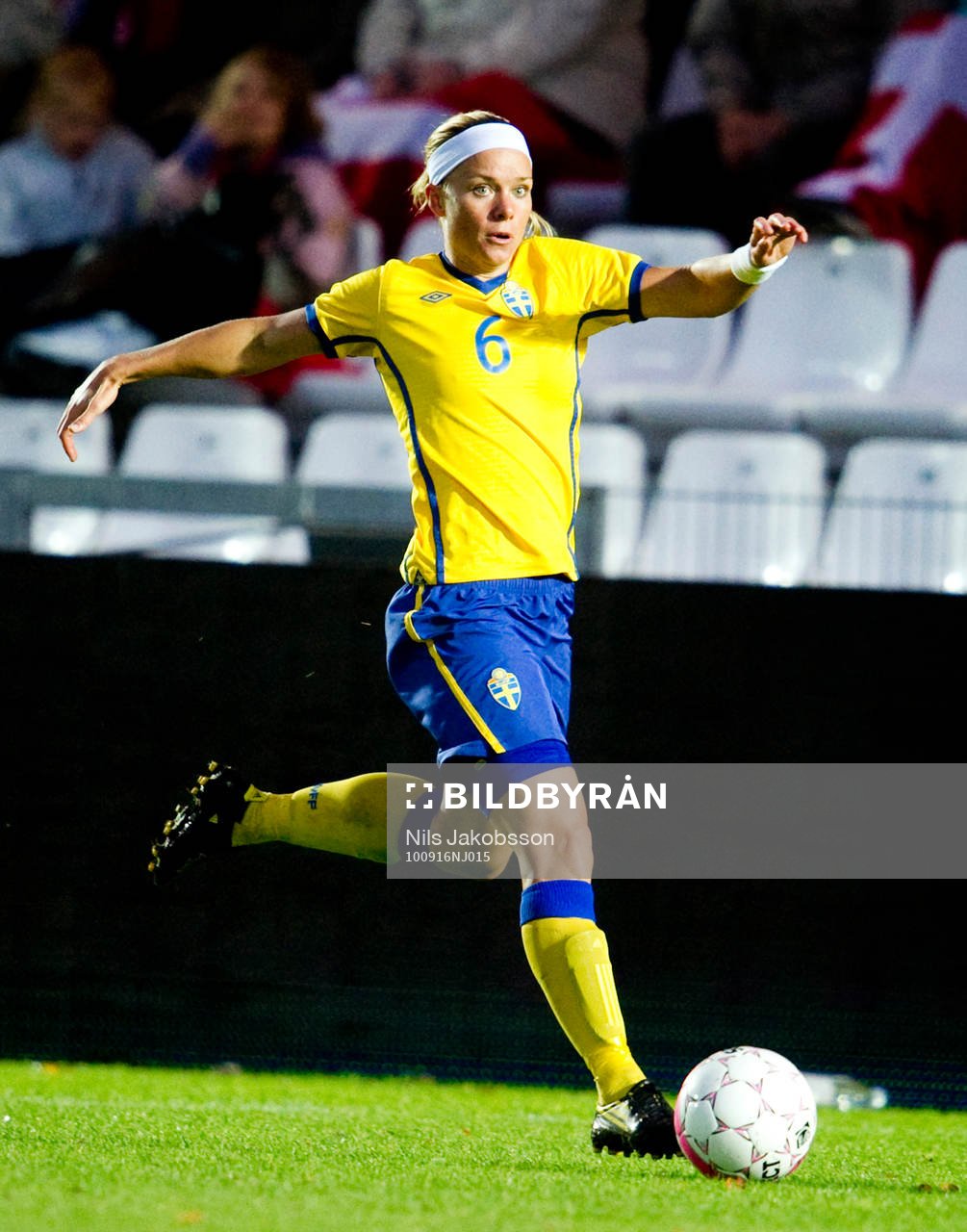 Sara Thunebro, Sverige
