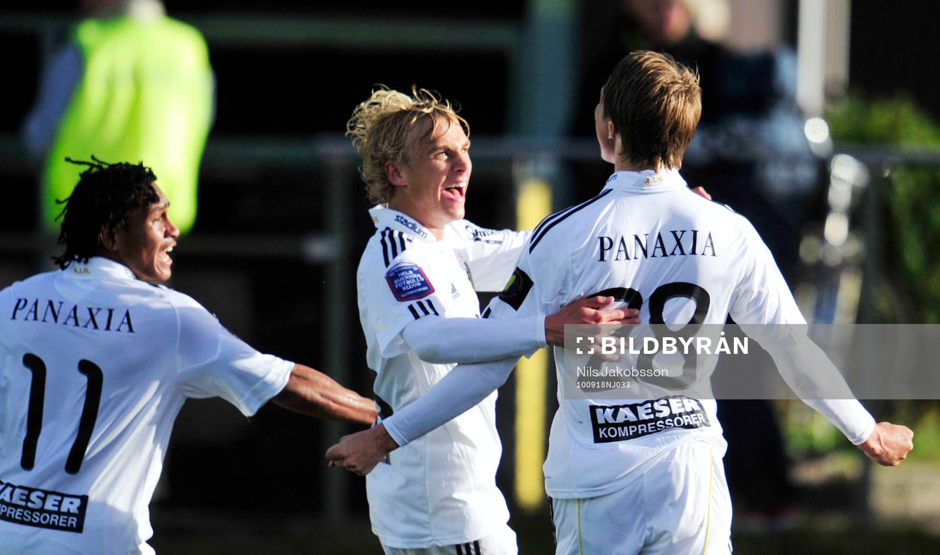 Viktor Lundberg, AIK, jubel med Pontus Engblom och Antonio