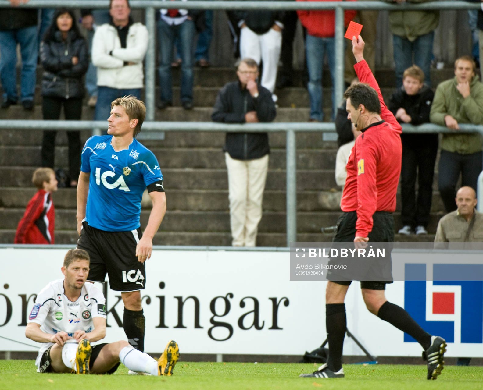 Tomas Zvirgzdauskas, Halmstad, får rött kort, Martin