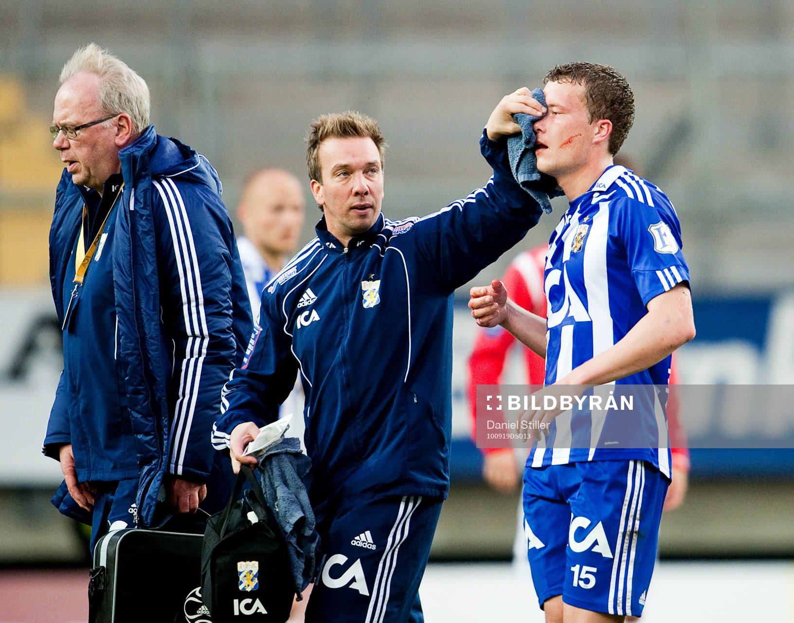 Jakob Johansson, IFK Göteborg, skadar näsan