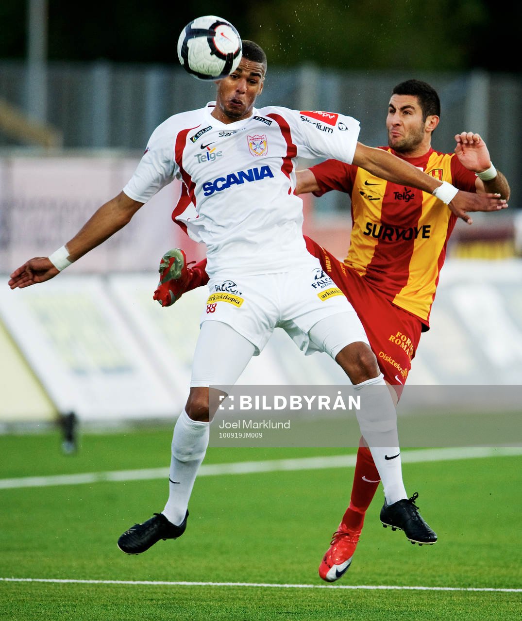 Kyle Konwea, Assyriska och Robert Massi, Syrianska