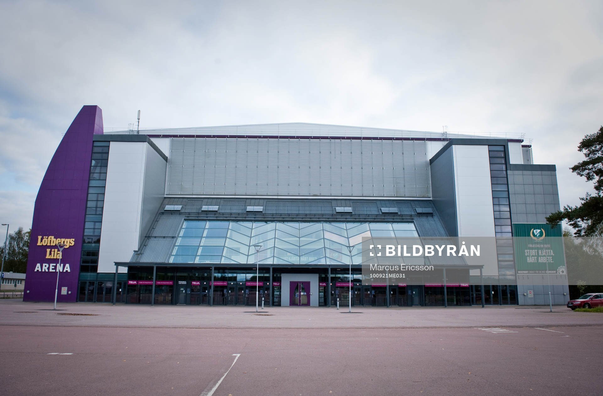 Löfbergs Lila Arena, Färjestad Exteriör