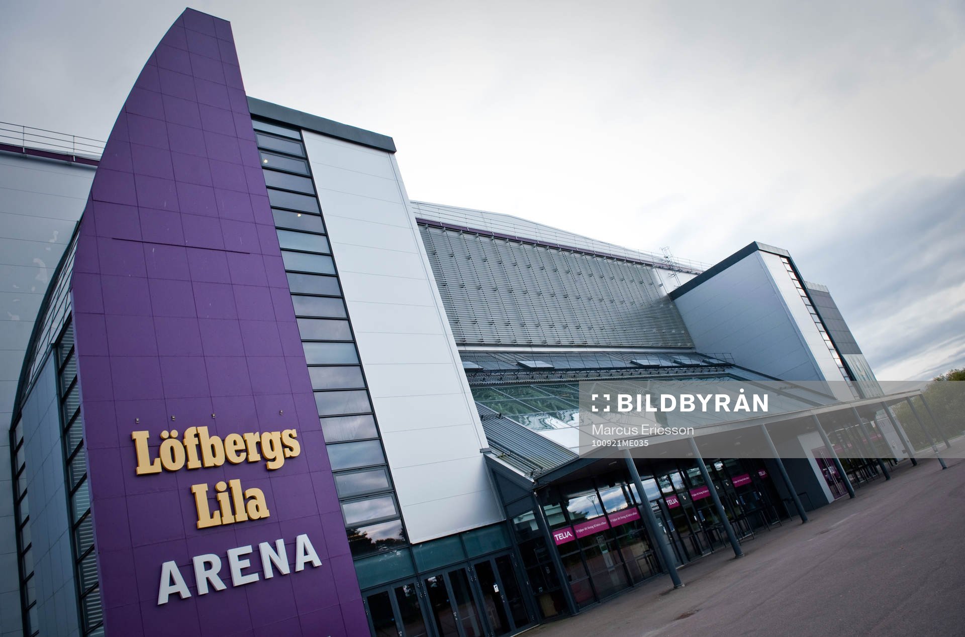 Löfbergs Lila Arena, Färjestad Exteriör