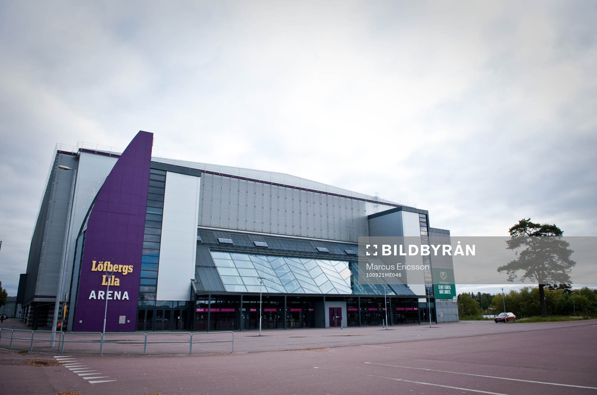Löfbergs Lila Arena, Färjestad Exteriör