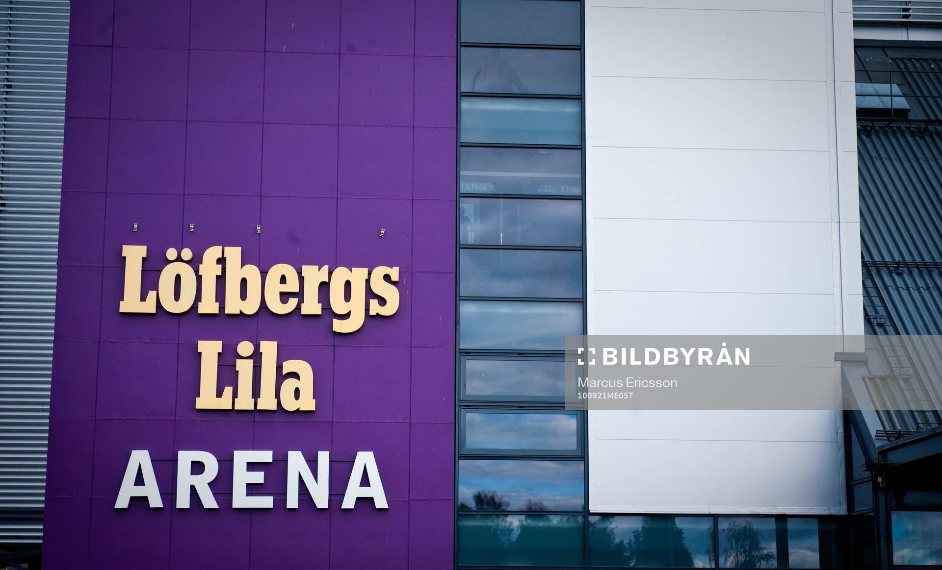 Löfbergs Lila Arena, Färjestad Exteriör