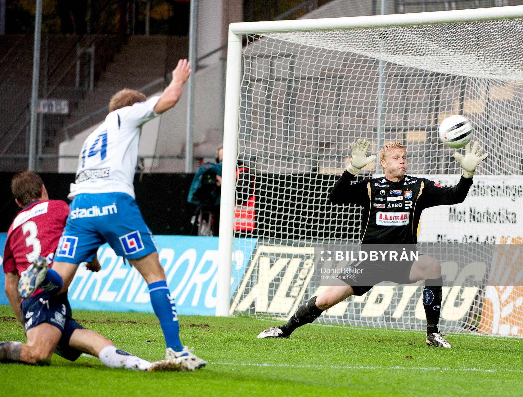 Peter Abrahamsson, målvakt Örgryte, Daniel Bamberg,