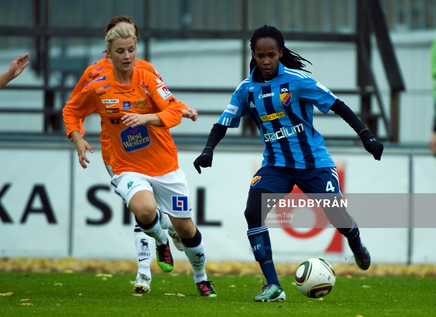  Emelie Lövgren, Sunnanå och Ahkeela Darcel Mollon, Djurgården.
