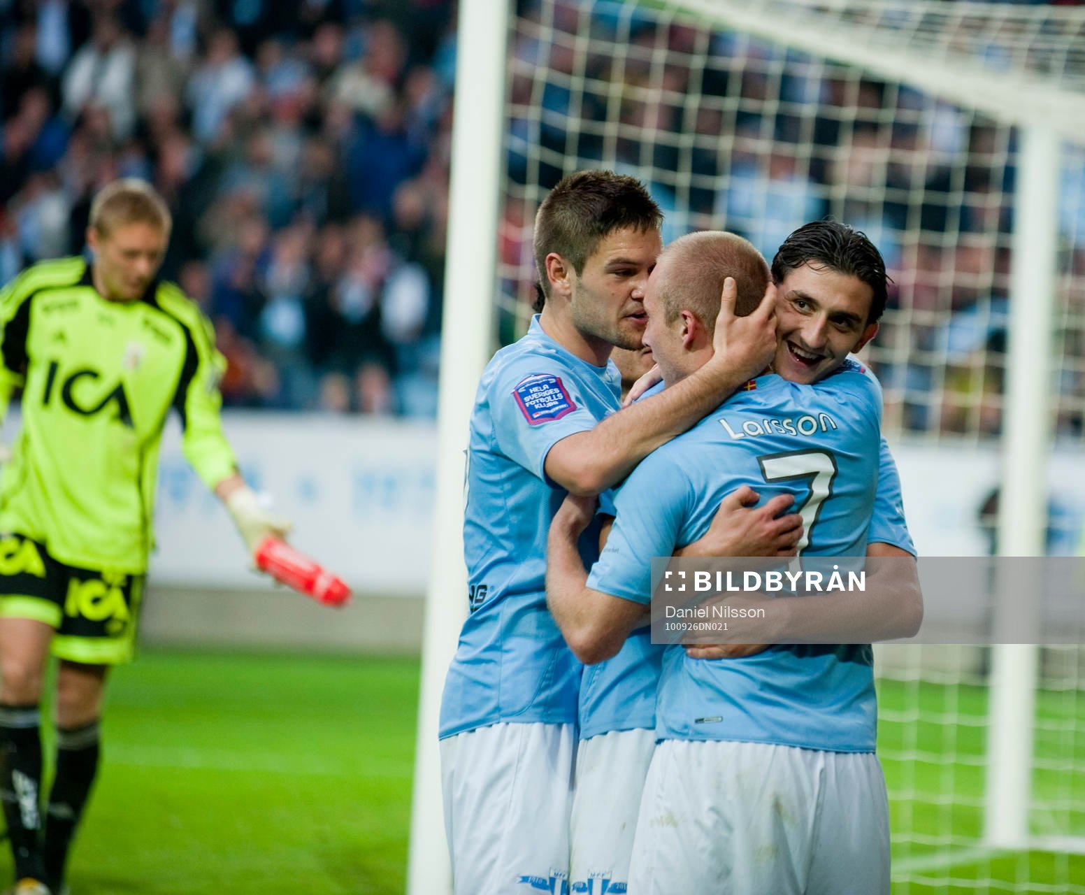 Daniel Larsson, Malmö har gjort 2-0, jubel med Ivo