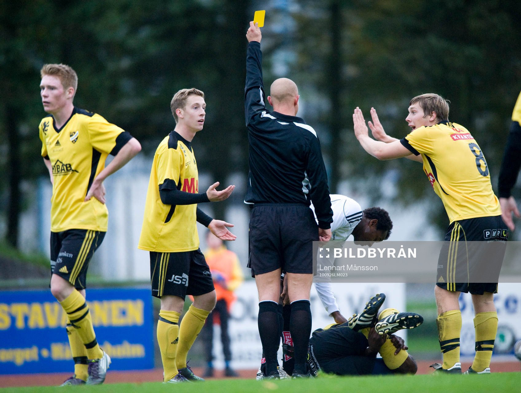 Varning, domare varnar spelare