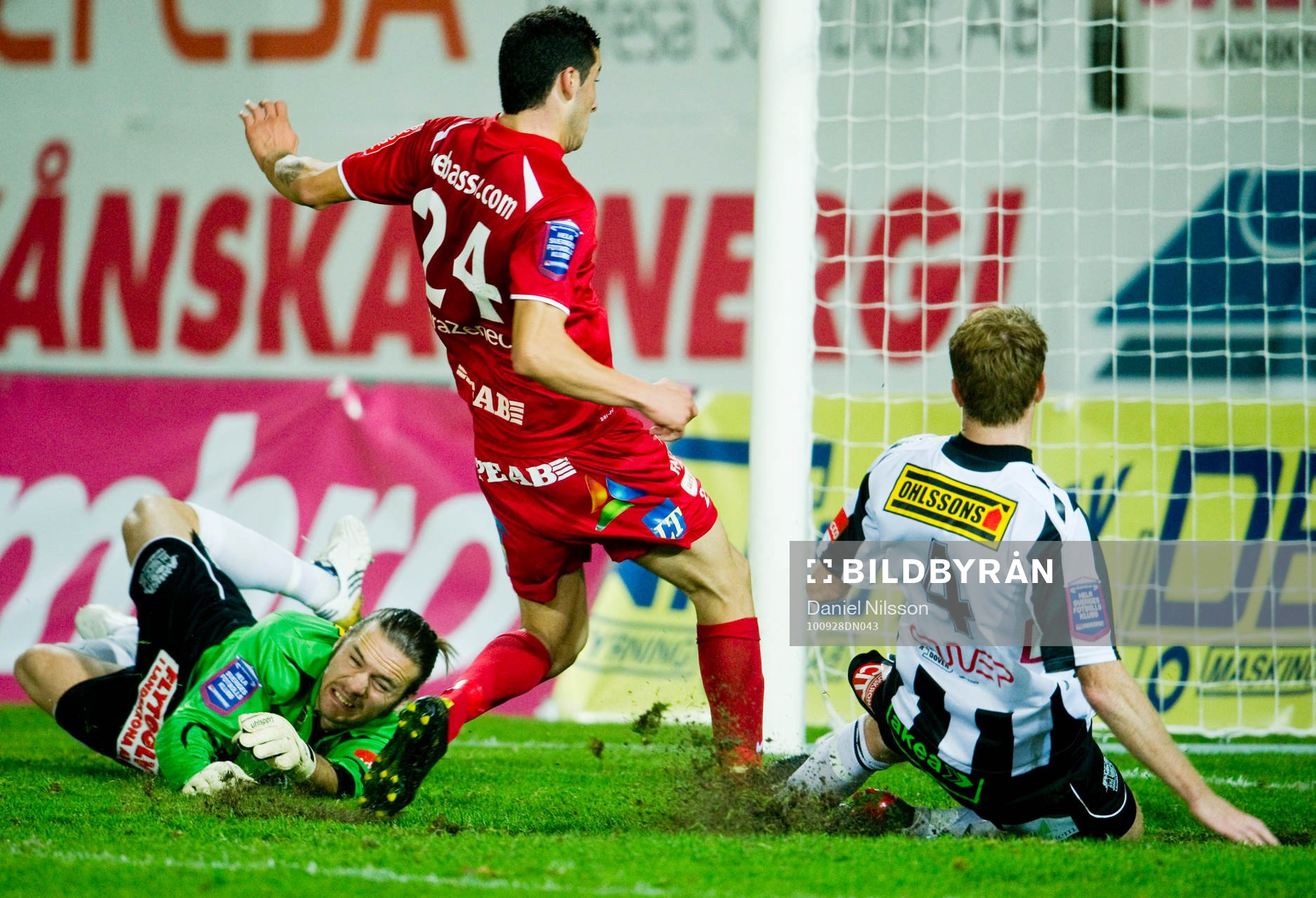 Mikael Ishak, Assyriska, Peter Karlsson, Målvakt