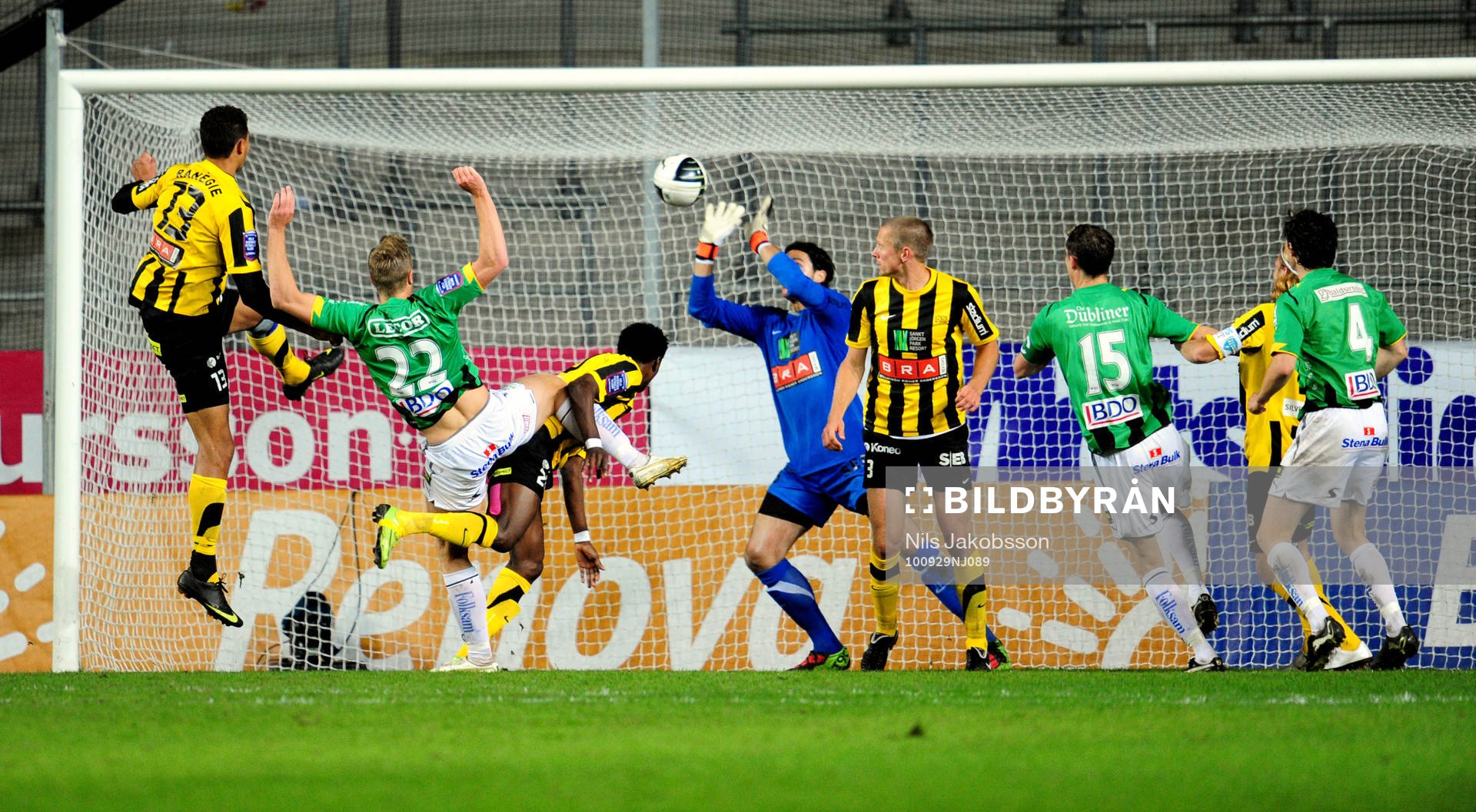 Björn Andersson, GAIS och Damir Mehic, målvakt, Häcken