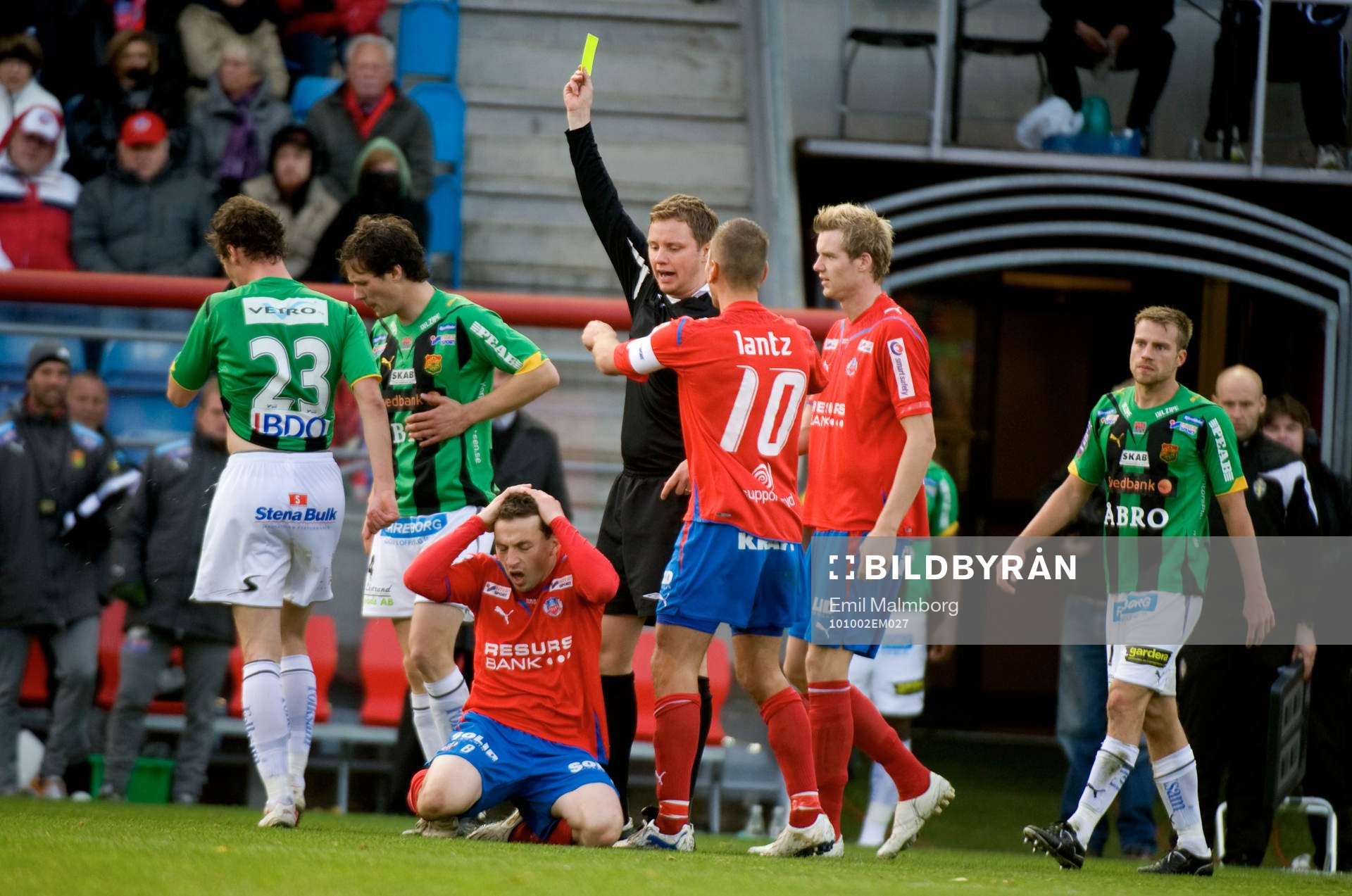 Allt var tungt för Hif. Ardian Gashi, Helsingborg. Gult