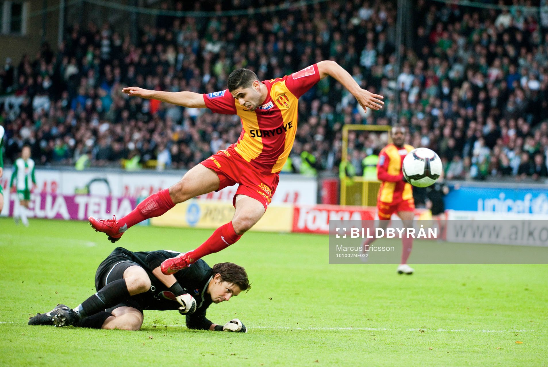 Victor Guglielmotti, Syrianska får en tackling av Johannes