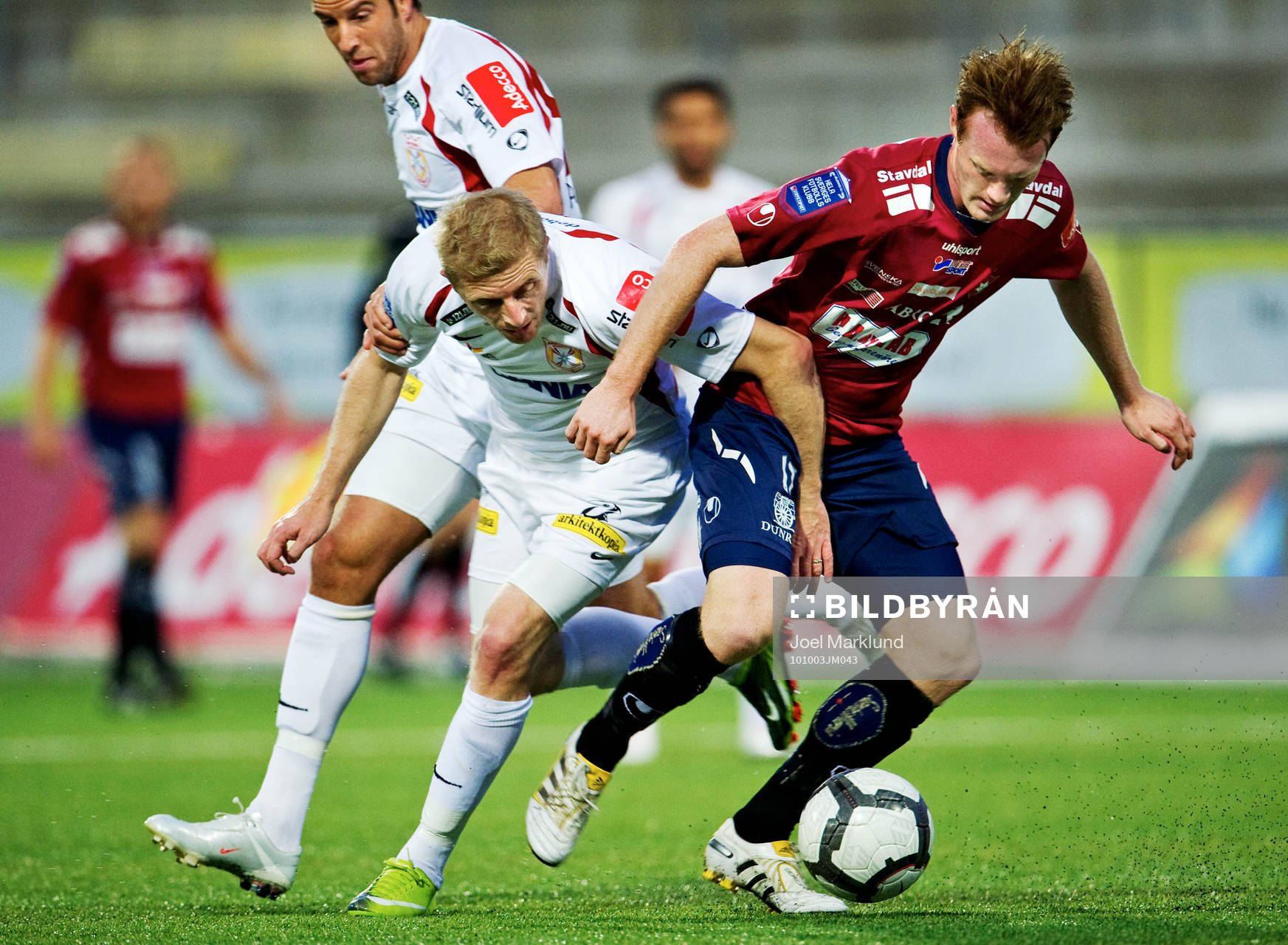 Andreas Haddad och Xhevdet Llumnica, Assyriska, kämpar mot