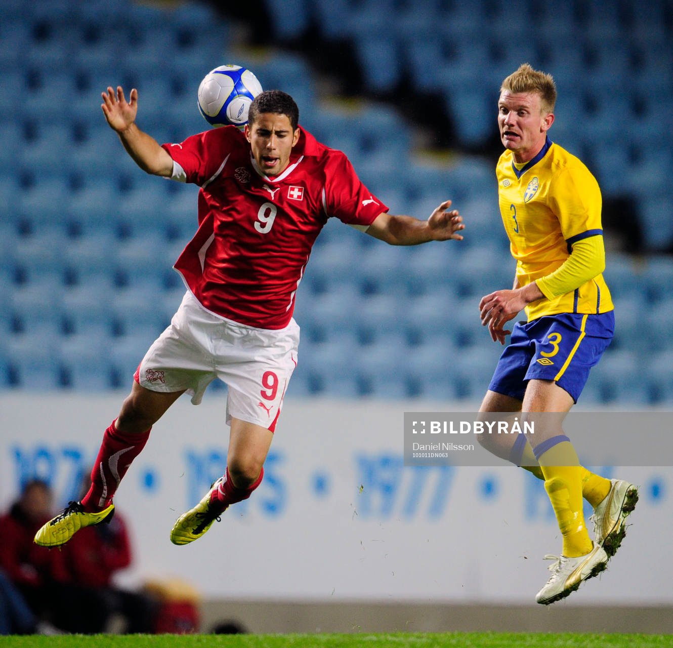 Nassim Ben Khalifa, Schweiz och Michael Almebäck, Sverige