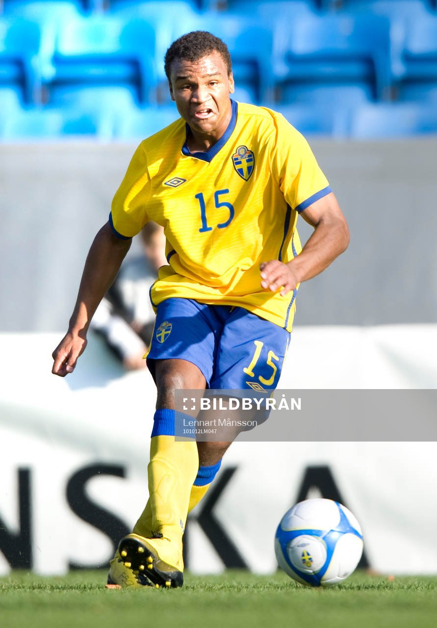  Serge-Junior Martinsson Ngouali, Sverige