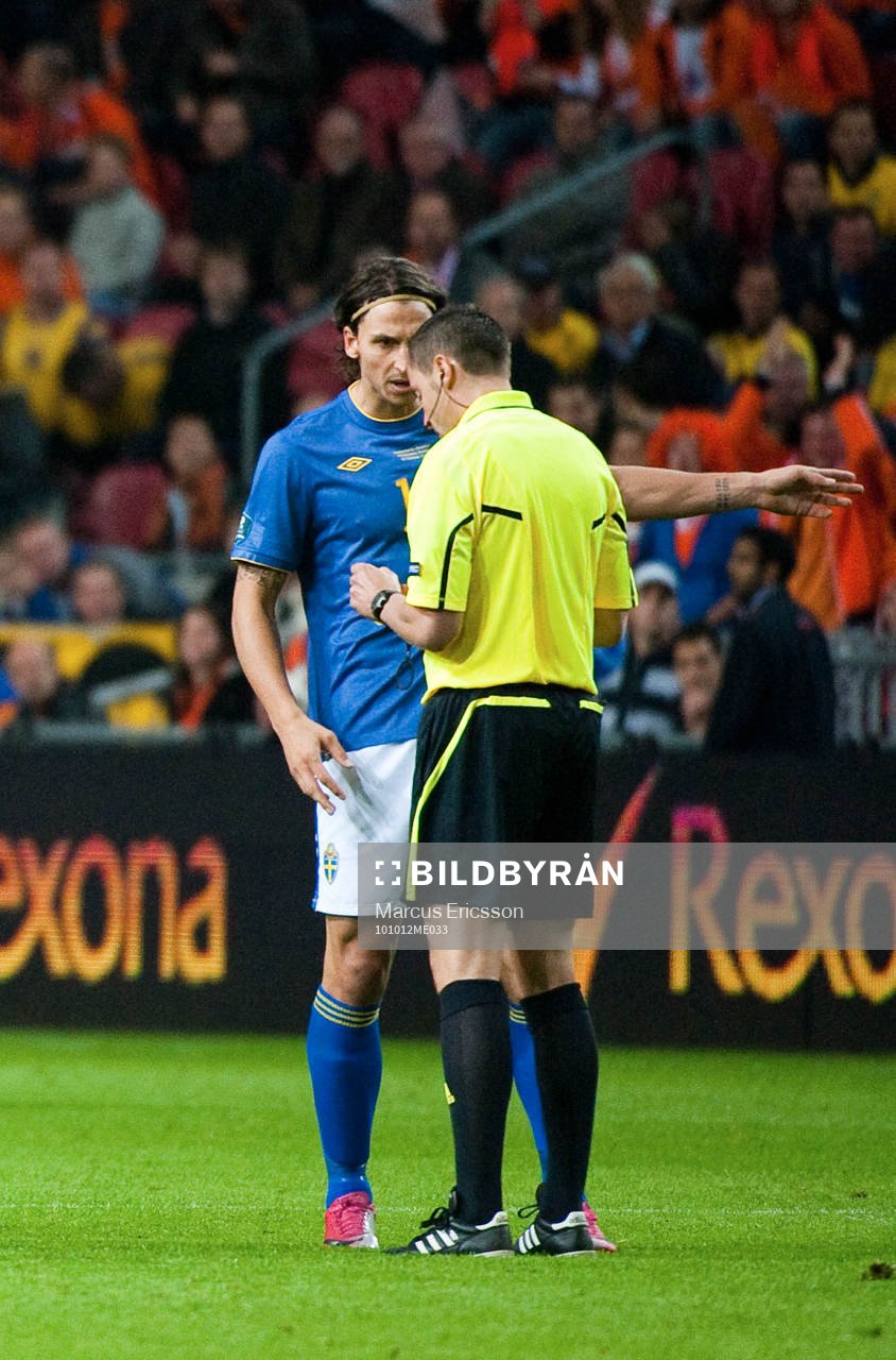 Zlatan Ibrahimovic, Sverige pratar med domare Stephane