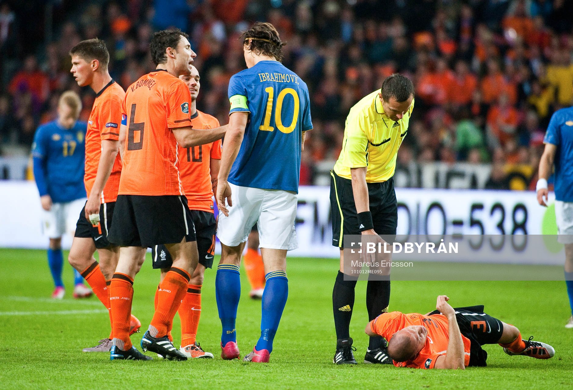 Mark van Bommel, Holland vill snacka med Zlatan