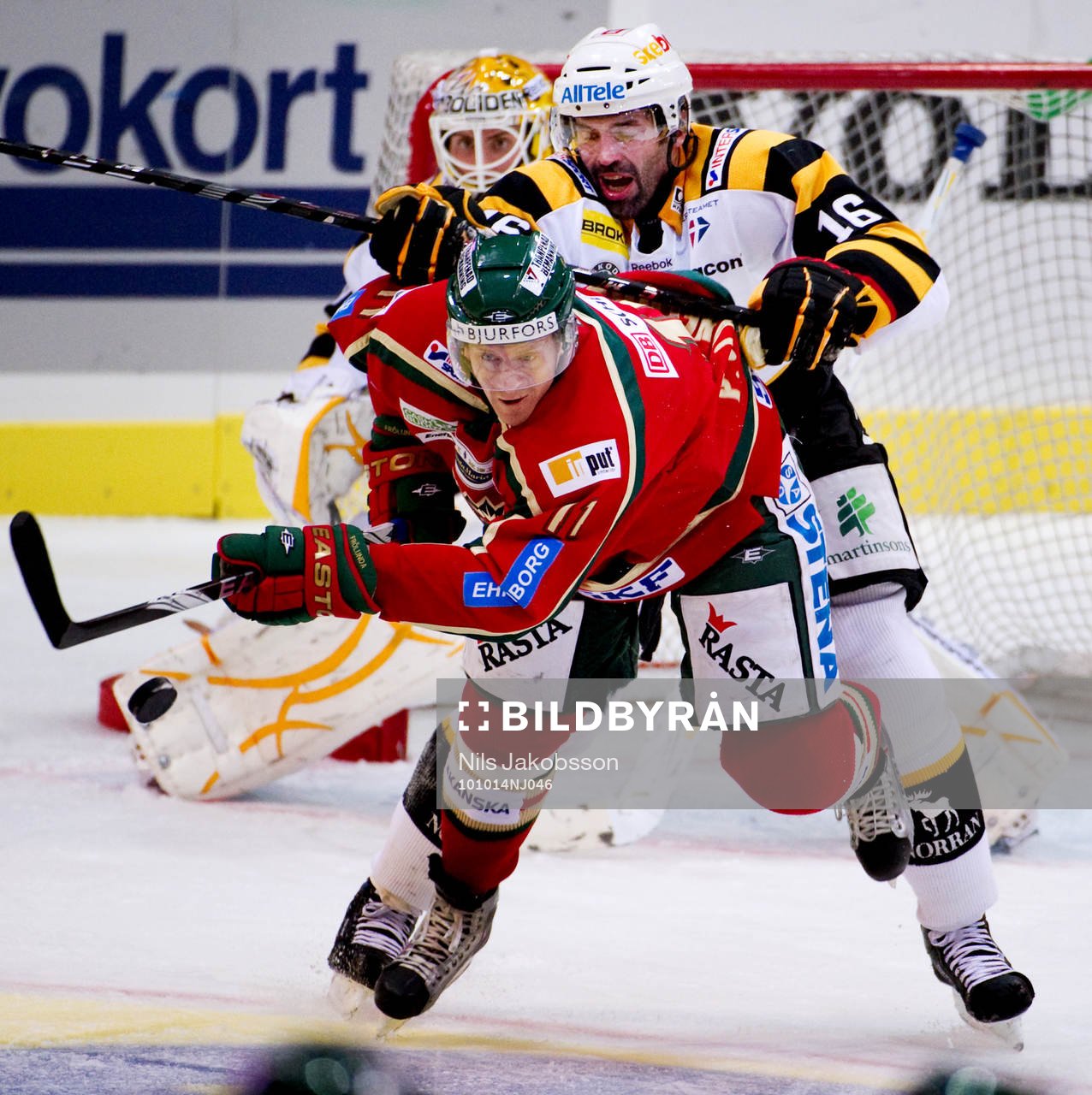 Ivan Majesky, Skellefteå crosscheckar Per-Johan Axelsson,