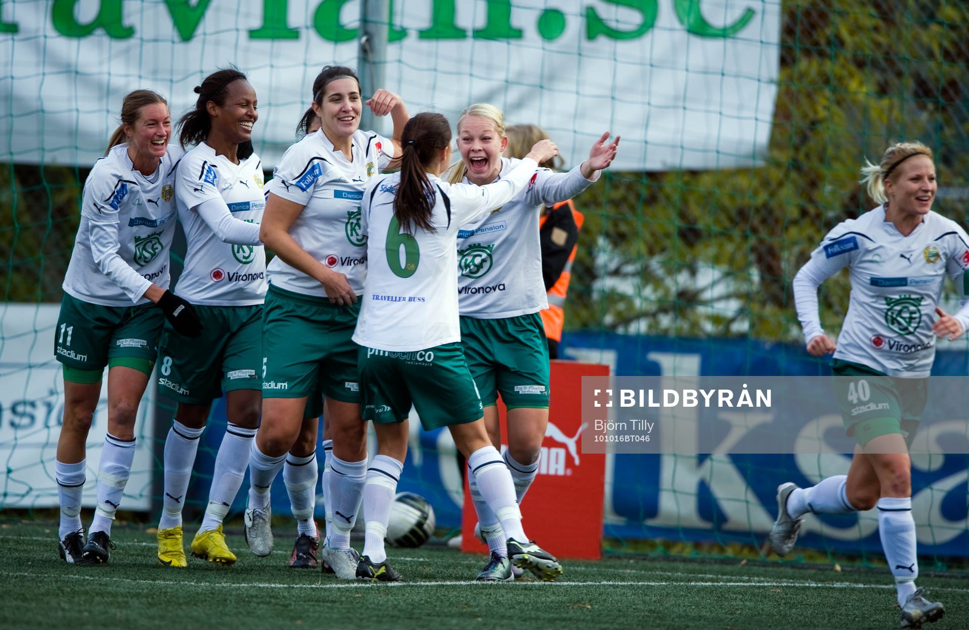  Måljubel, jubel efter 2-0 av Leena Puranen, Hammarby.