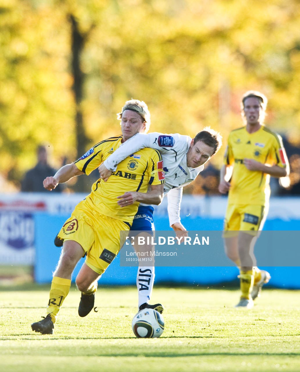 David Bennhage, Ängelholm, stoppar Marcus Falk-Olander,