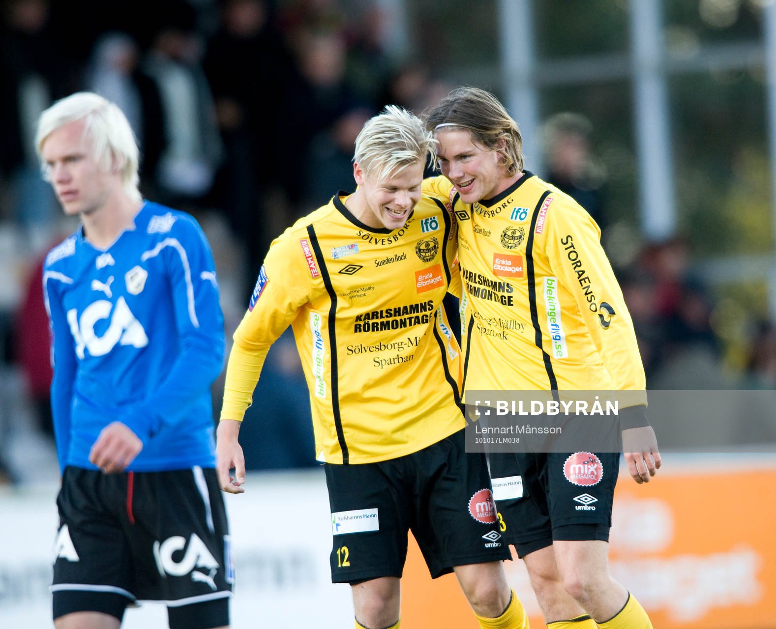 2-0 skytten David Löfquist, Mjällby grattas av Emanuel