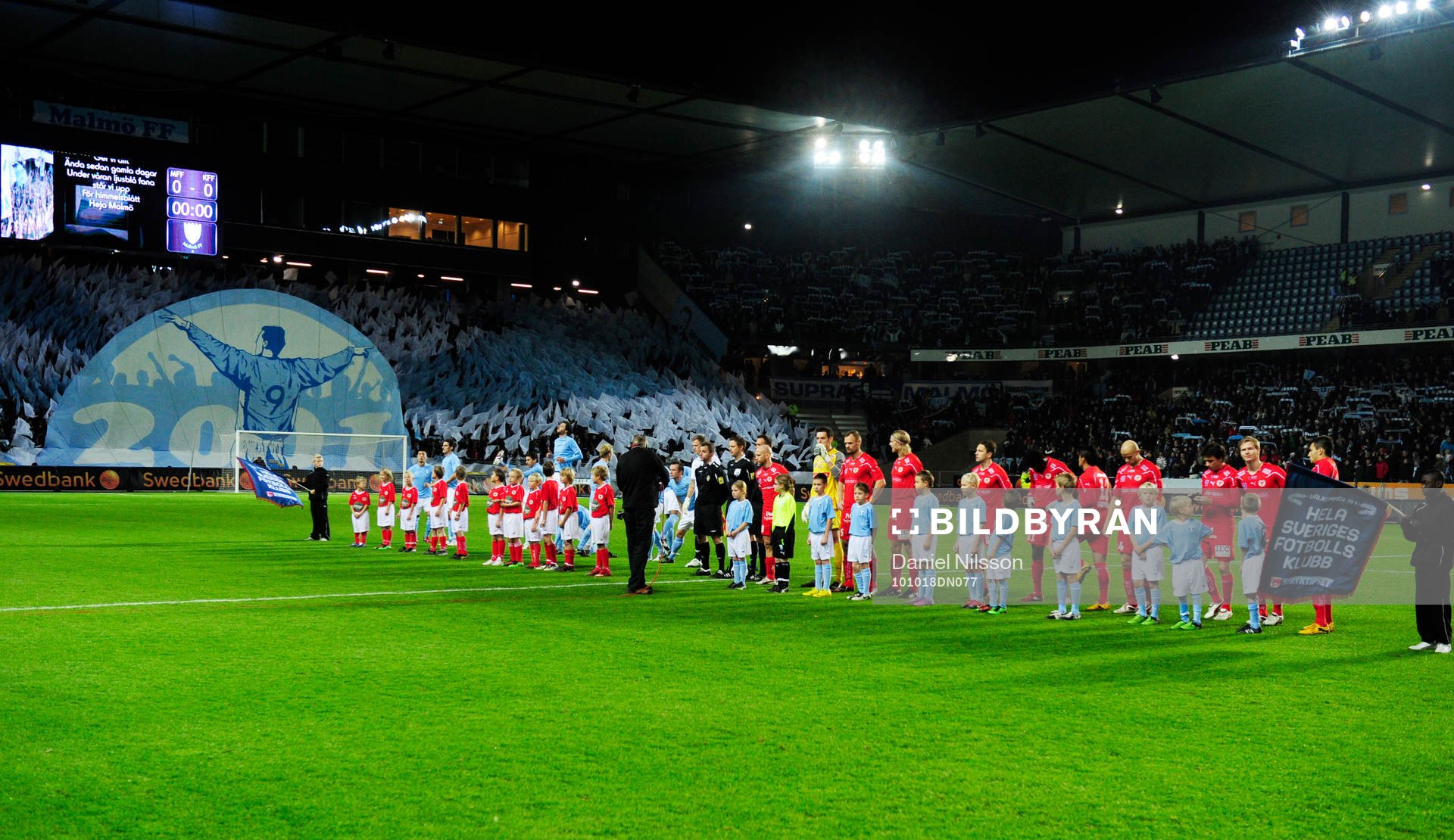Tifo och laguppställning, lineup