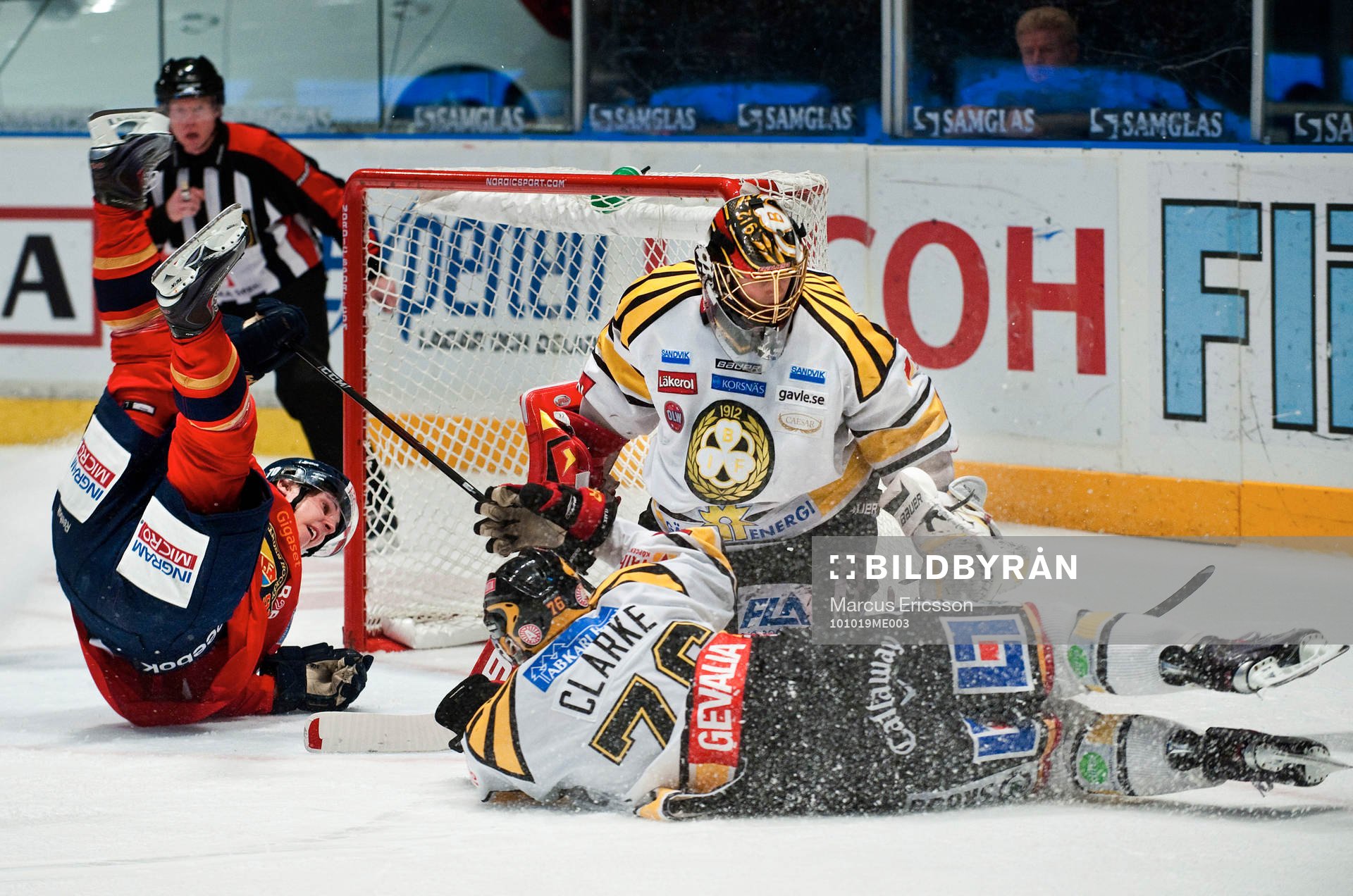 Mario Kempe, Djurgården utmanar Niklas Svedberg, målvakt