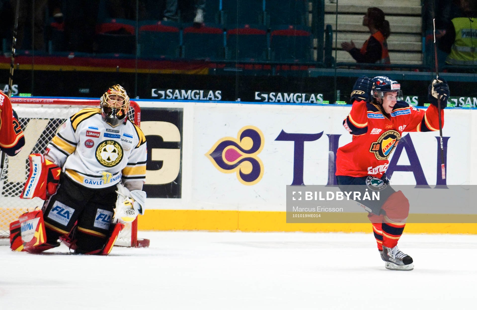 Mario Kempe, Djurgården firar sitt 3-2 mål. Jubel