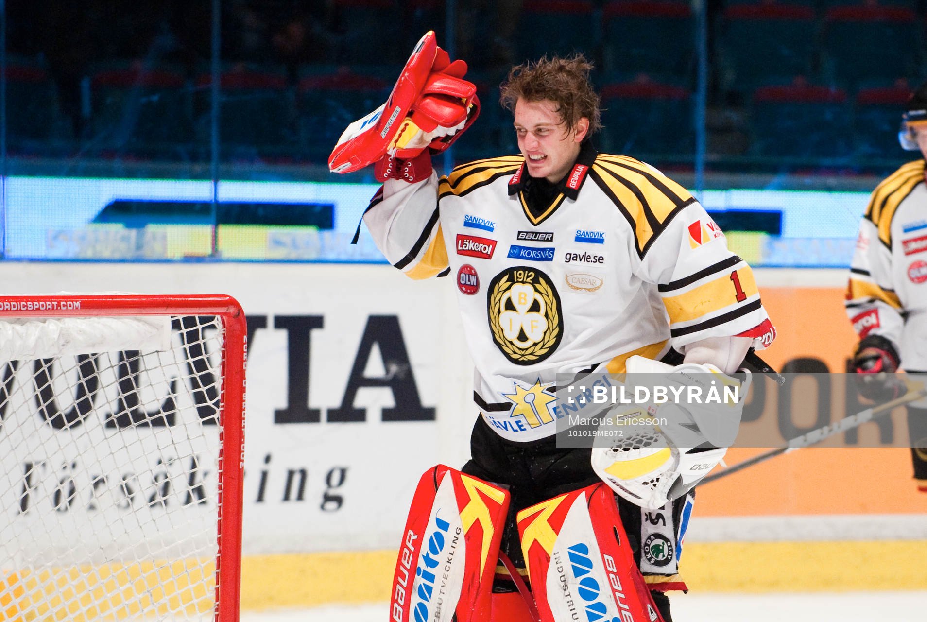 Niklas Svedberg, målvakt, har ont