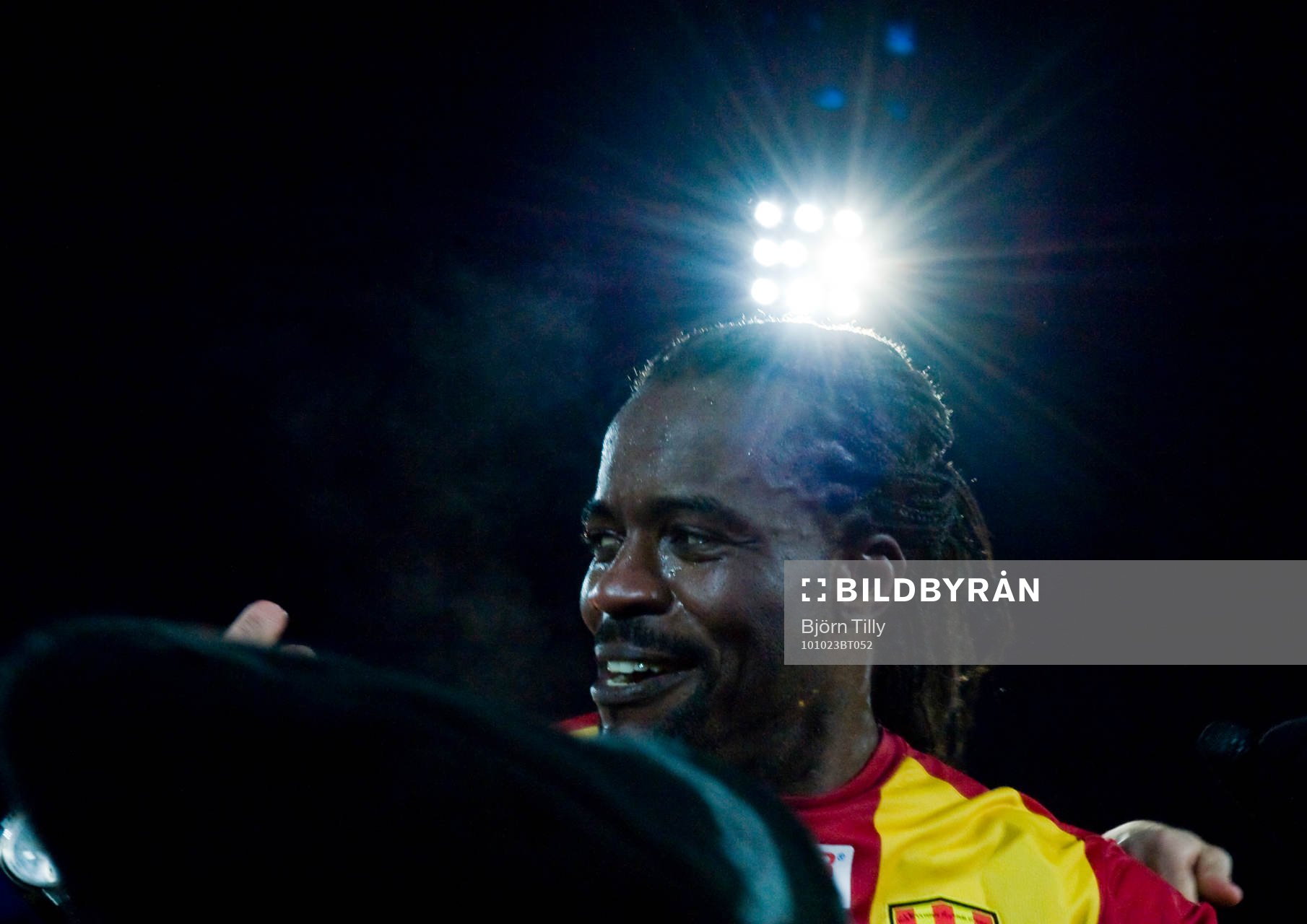 Tvåmålsskytten Peter Ijeh, Syrianska gratuleras