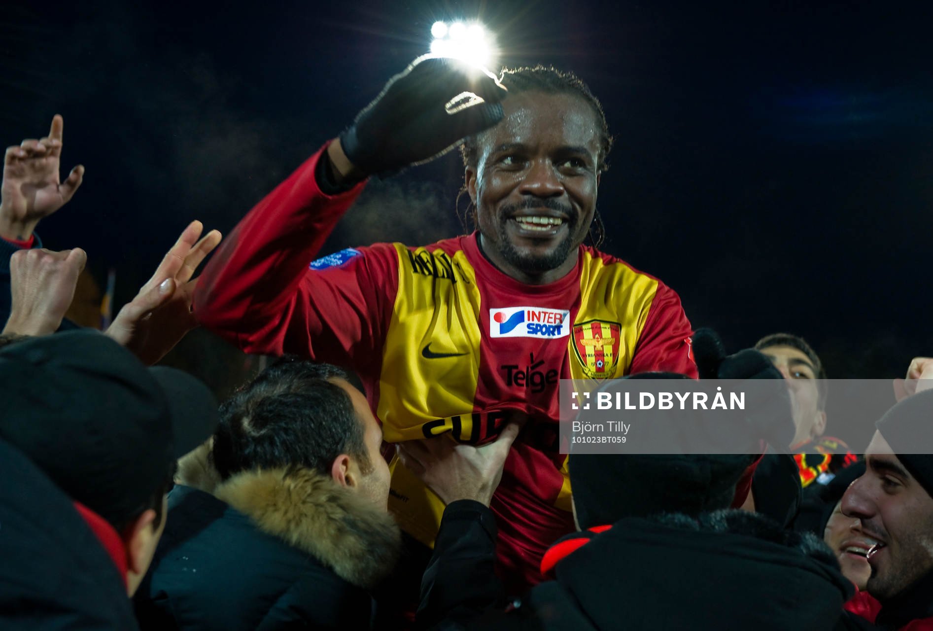 Tvåmålsskytten Peter Ijeh, Syrianska gratuleras