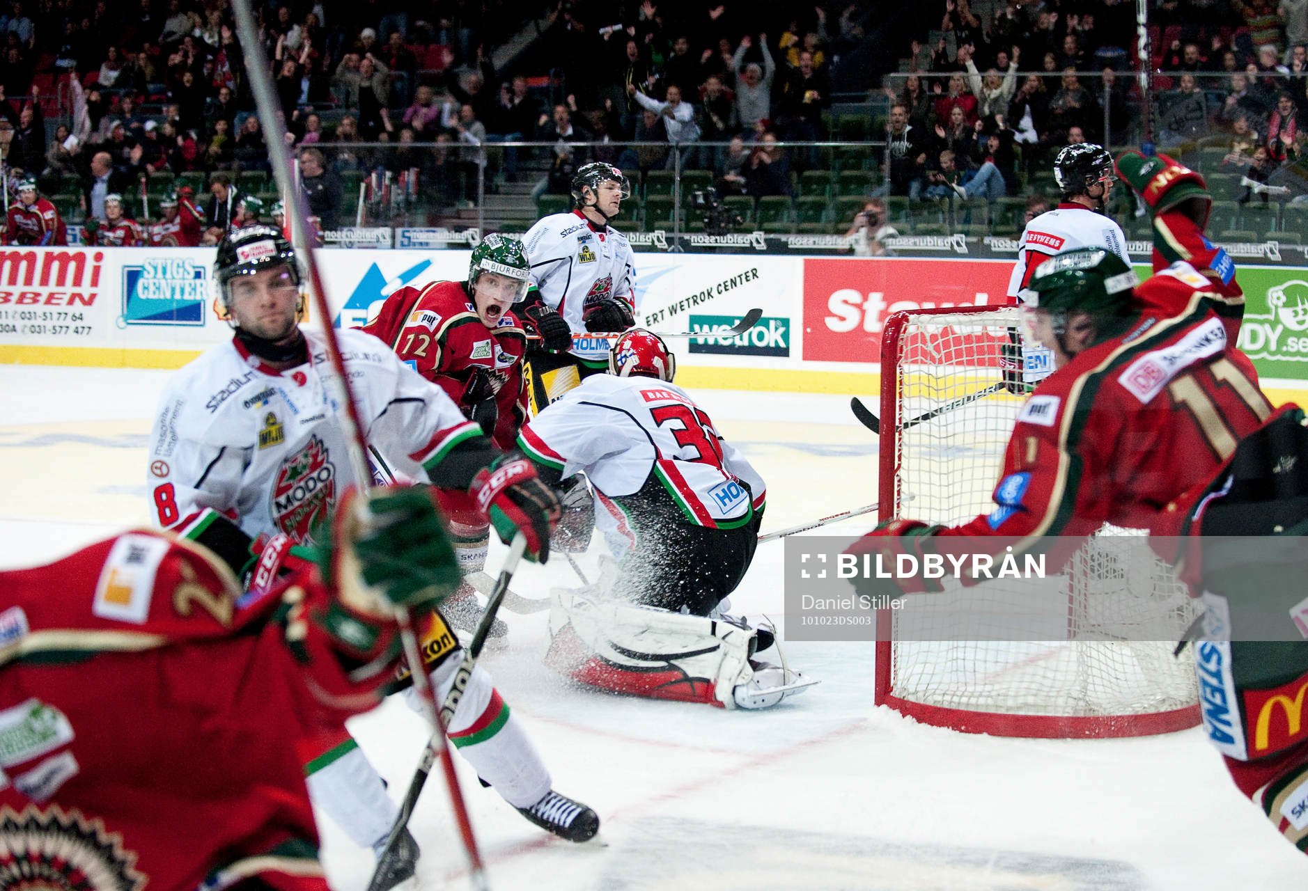 Mikko Mäenpää, Frölunda, gör 3-0. Jubel Robin Lindqvist
