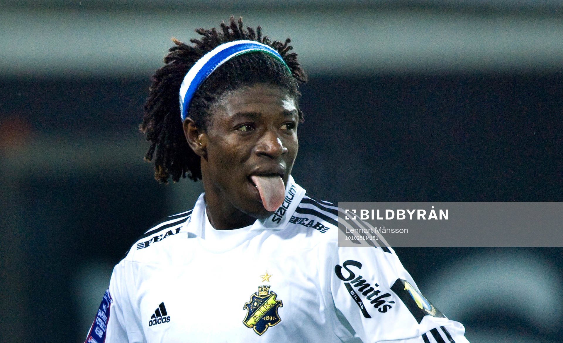 Mohamed Bangura, AIK, räcker ut tungan