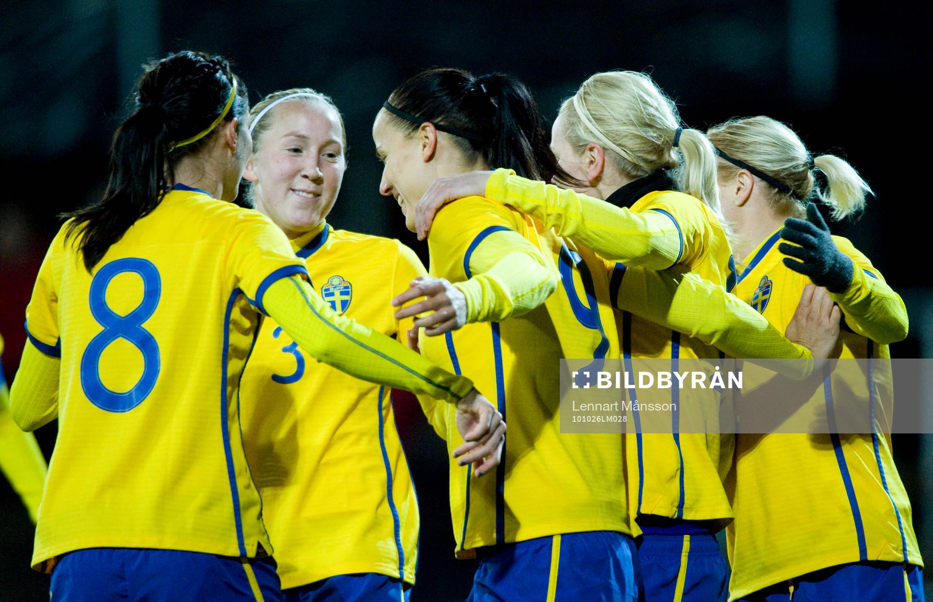 1-0 Jessica Landström som grattas