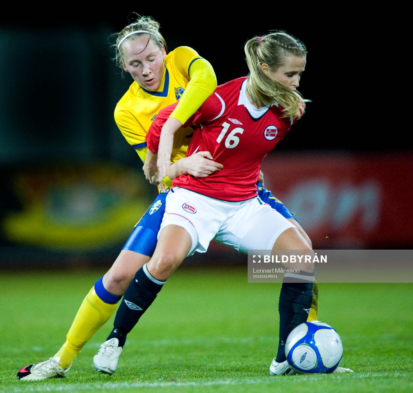 Karin Lissel, Sverige brottas med Lindy Melissa Wiik, Norge