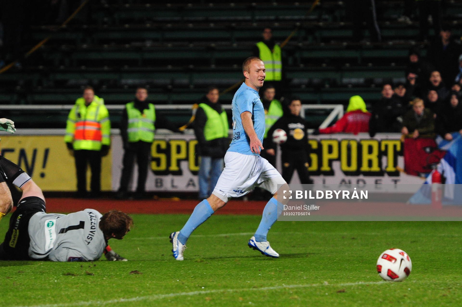 DAniel Larsson, Malmö, gör 0-1