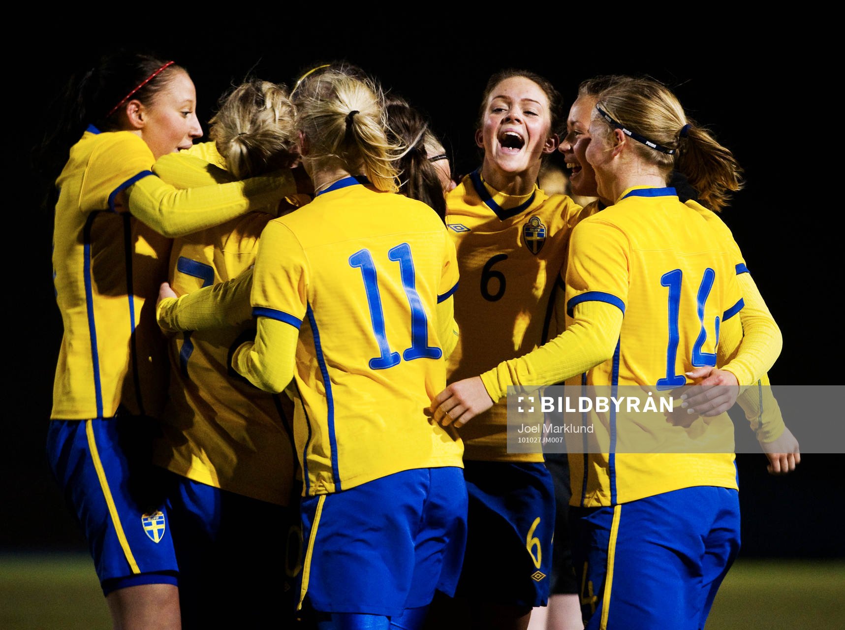 Glada svenska spelare