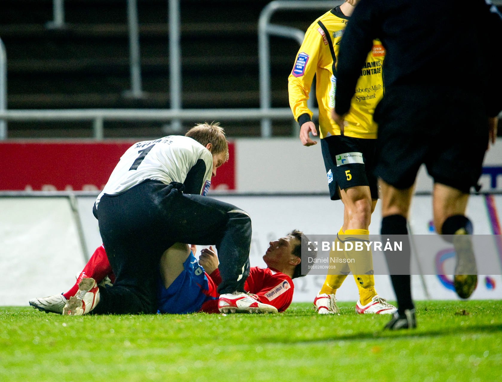 Mattias Asper, målvakt, Mjällby bråkade med Ardian