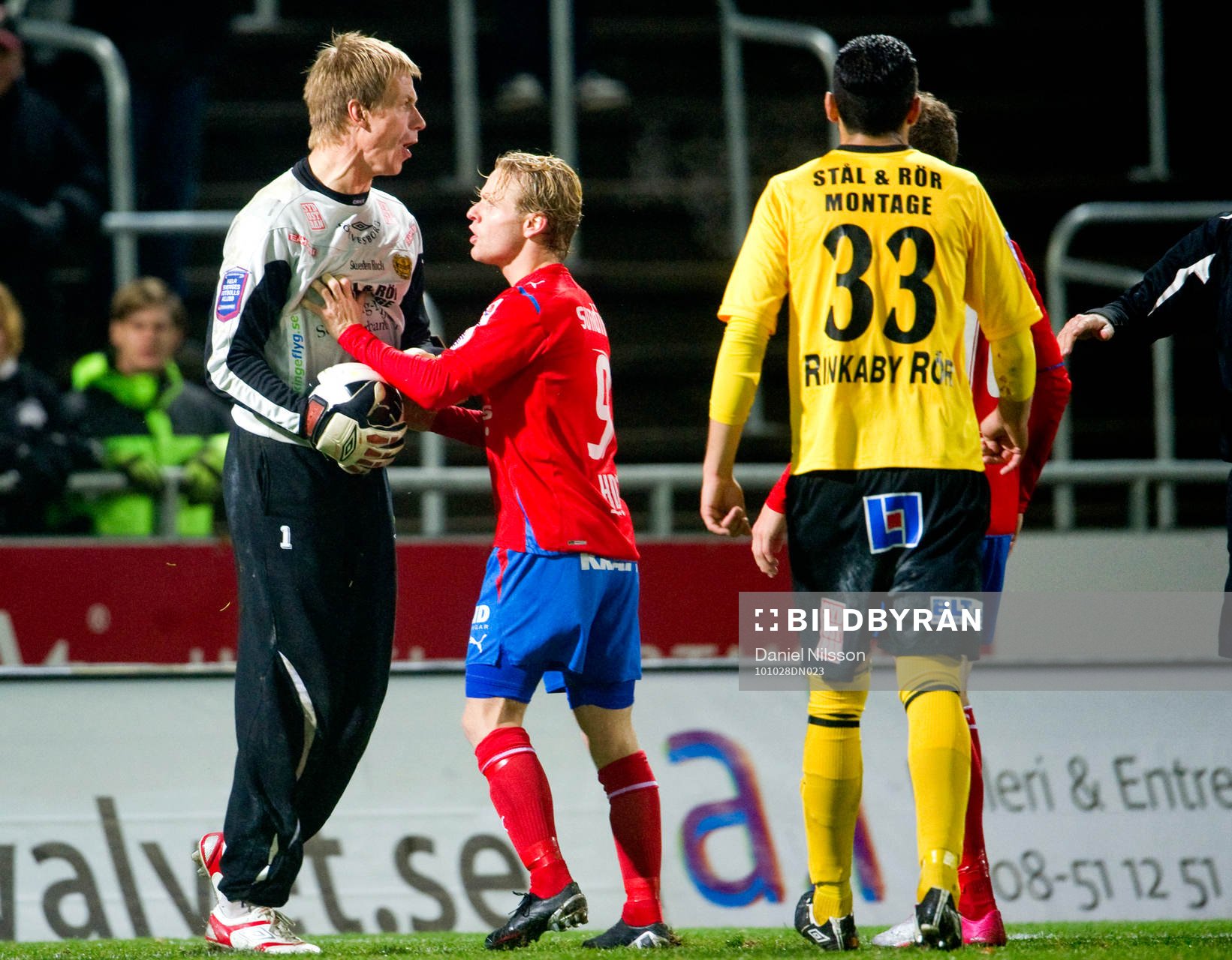 Mattias Asper, målvakt, Mjällby bråkade med Ardian