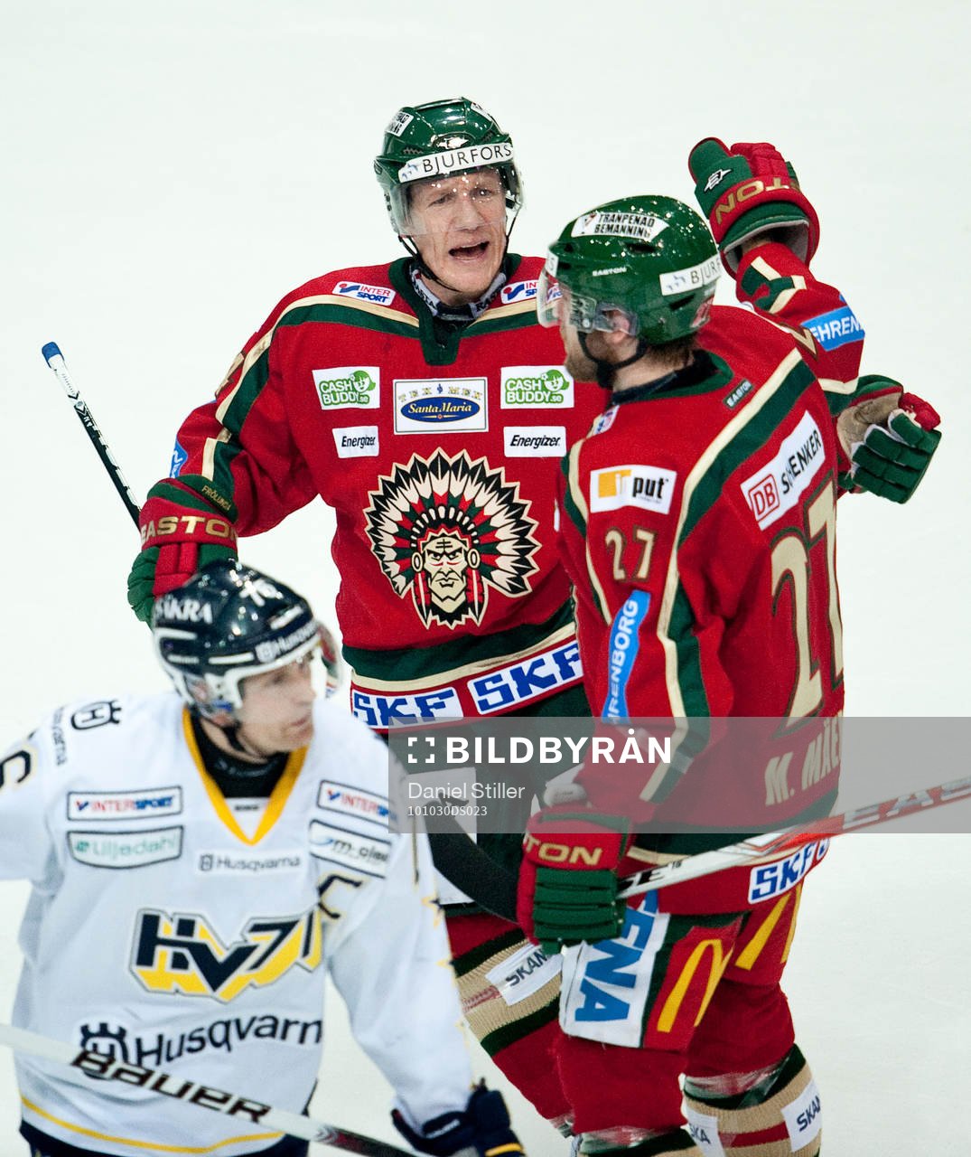 1-3 till Frölunda genom Mikko Mäenpää, jubel Niklas