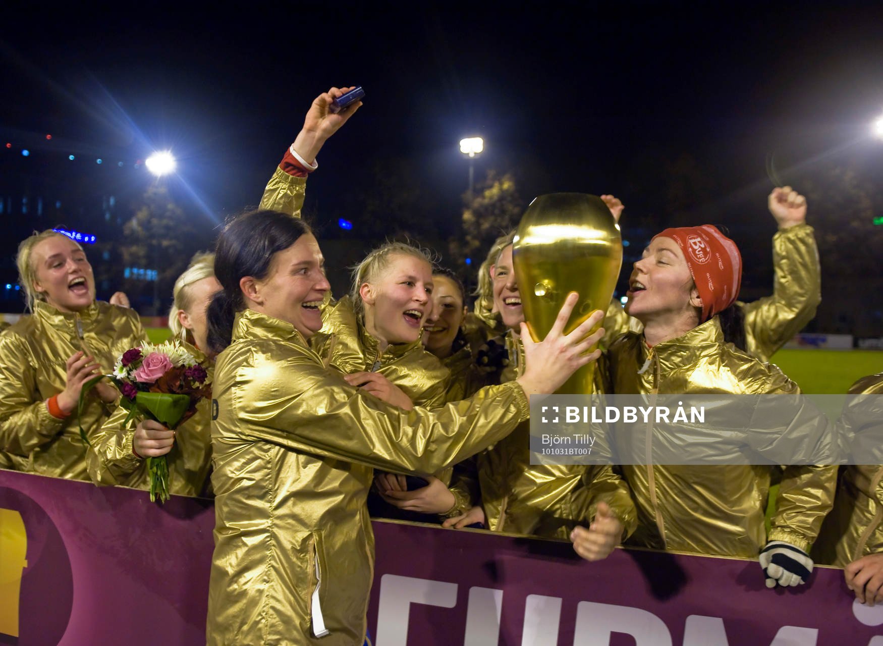  Sanna Valkonen, Örebro med Susanne Erlandssons Pokal.