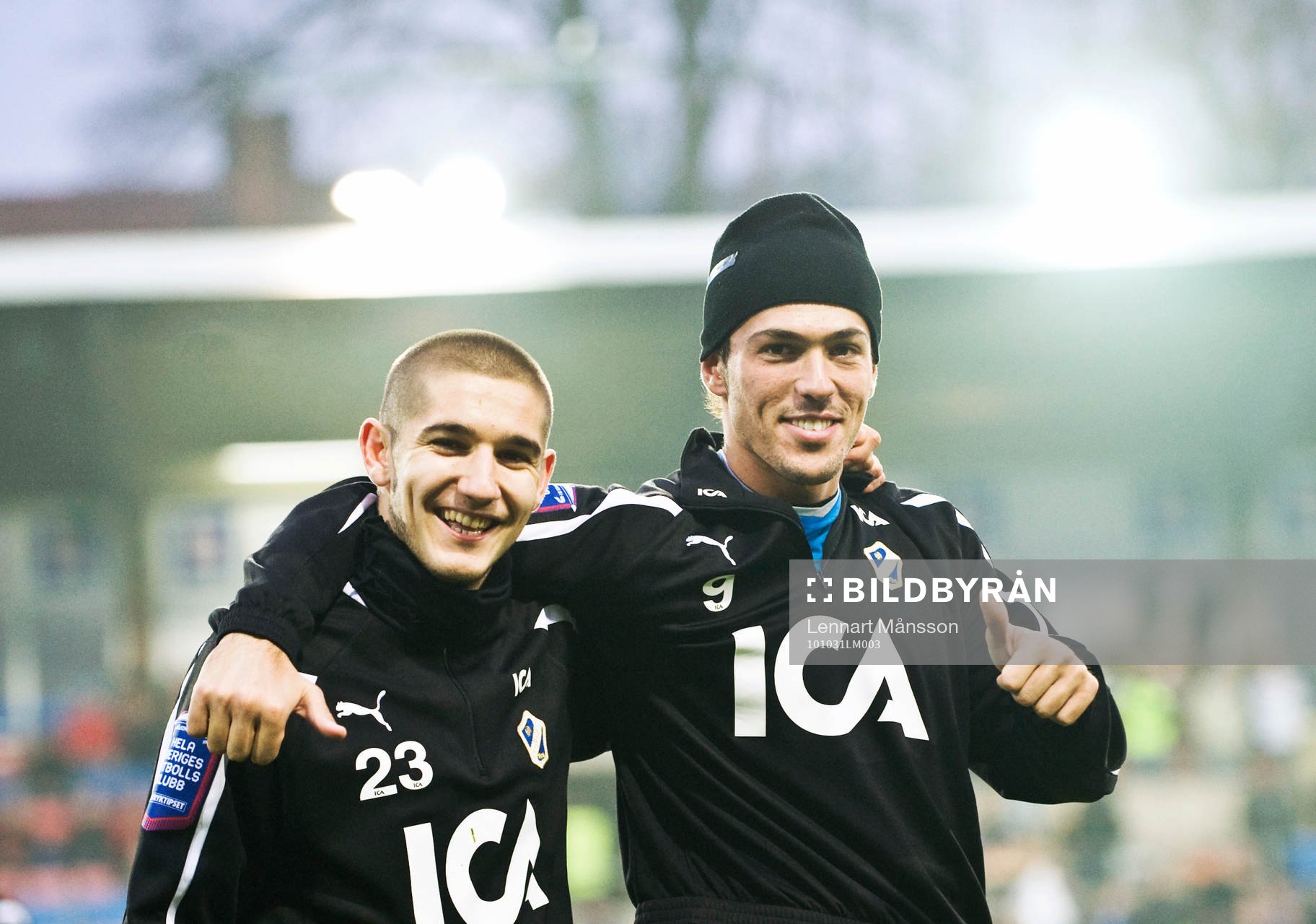 Guri Baqaj och Emir Kujovic, glädje